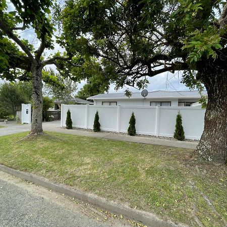Modern Studio Apartment Motueka Extérieur photo