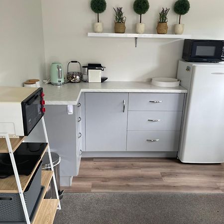 Modern Studio Apartment Motueka Extérieur photo
